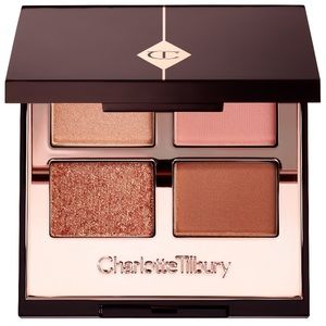 Charlotte Tilbury eyeshadow palette pillow talk